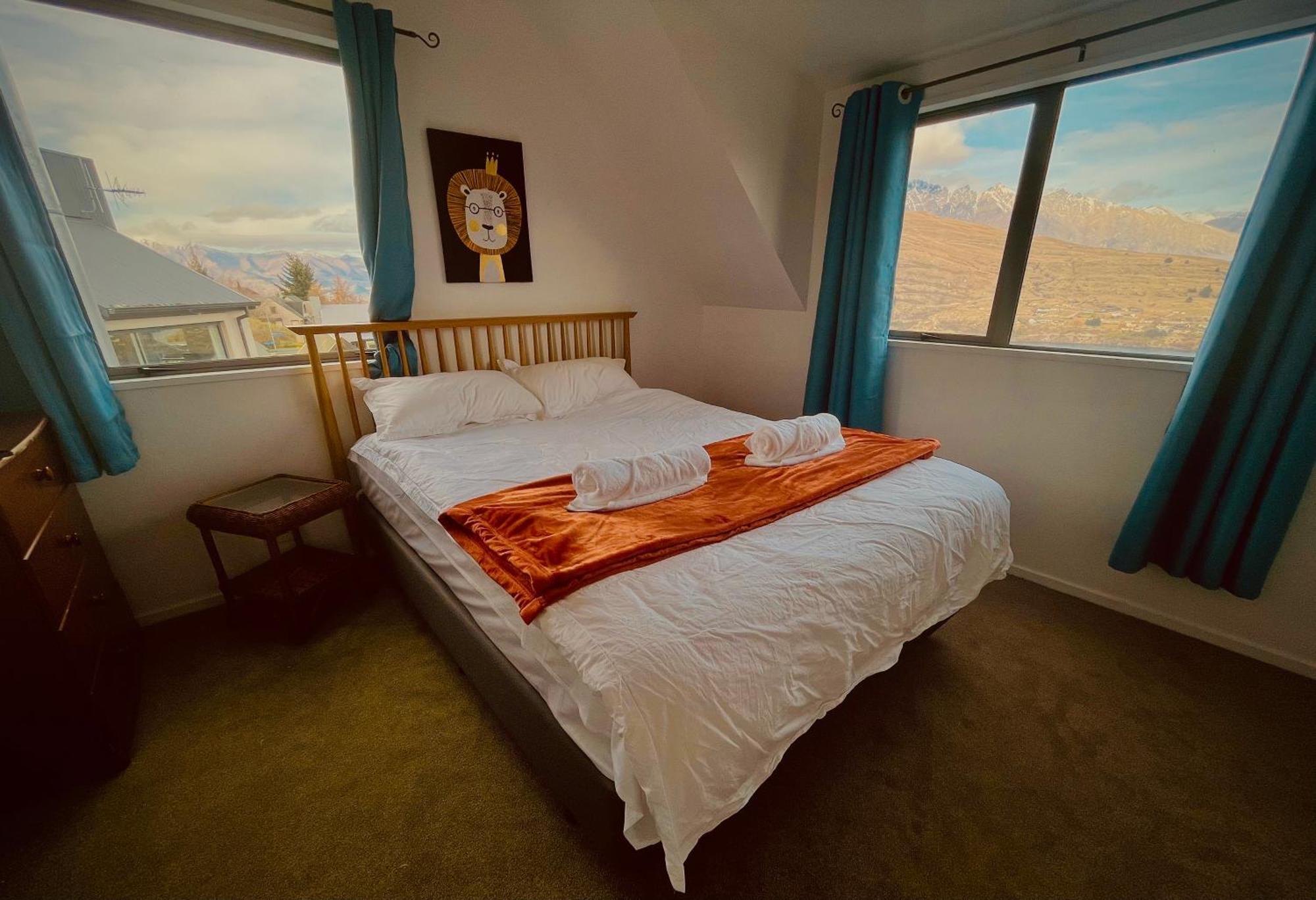 Ming'S Lakeside Goldleaf Suites Куийнстаун Екстериор снимка