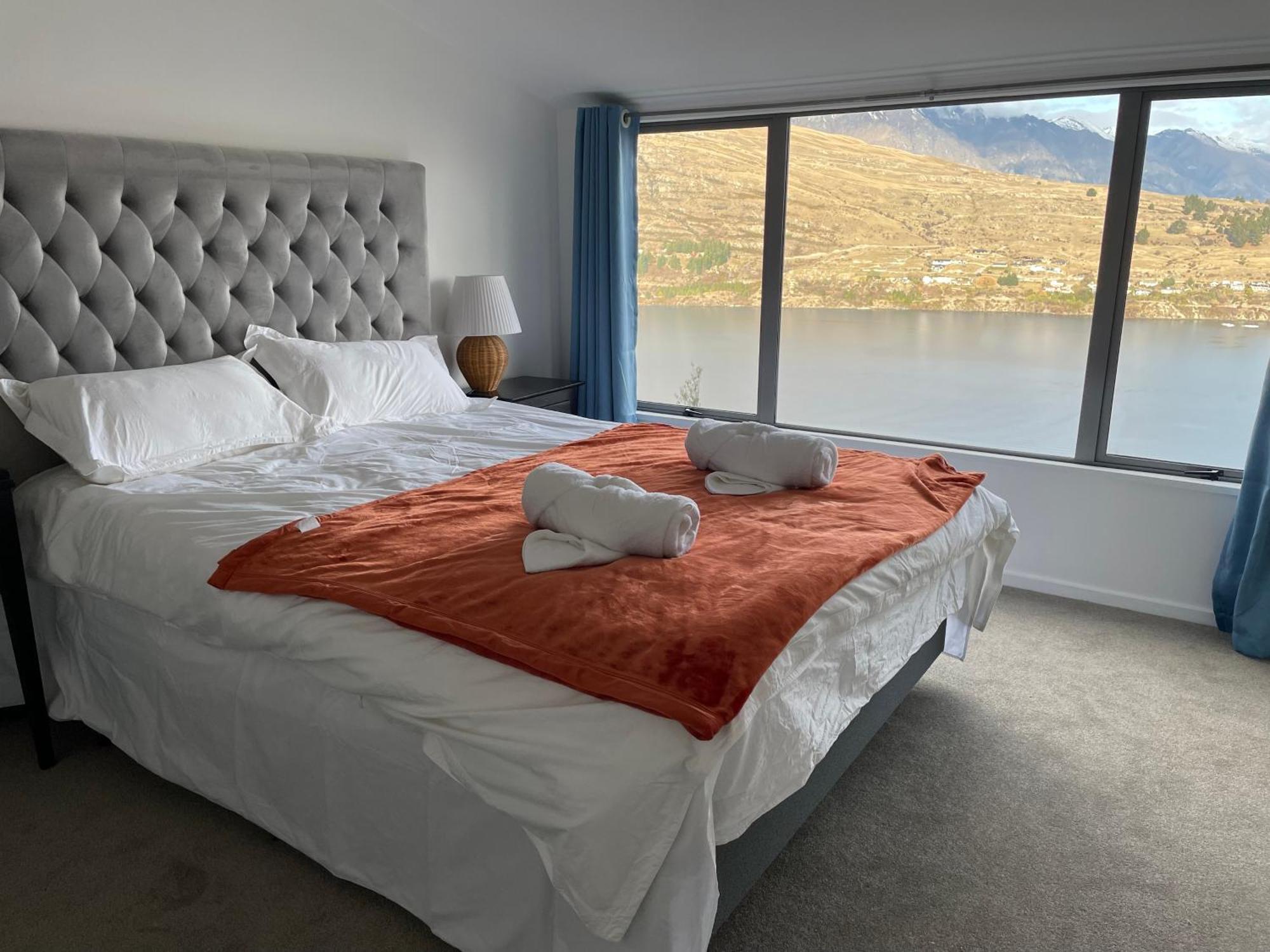 Ming'S Lakeside Goldleaf Suites Куийнстаун Екстериор снимка