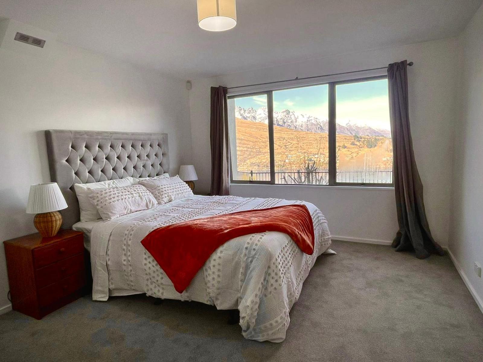 Ming'S Lakeside Goldleaf Suites Куийнстаун Екстериор снимка